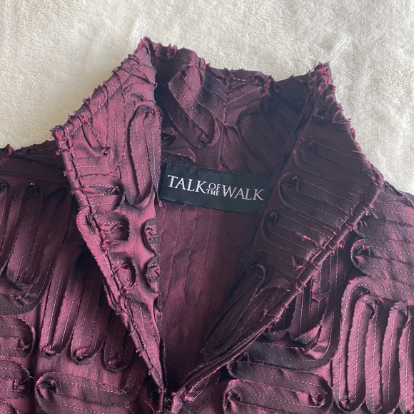 5.NEW w/oTAGS Talk of the Walk magenta zip up outerwear - Picture 3 of 3